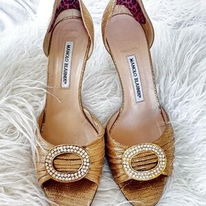 Manolo Blahnik Gold Sederaby peep toe d’Orsay heels 37.5 7.5 w/box. SexintheCity